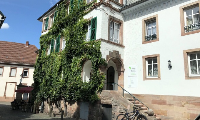 Landstuhl Apartment | Beautiful Studio by Landsthul Marktplatz