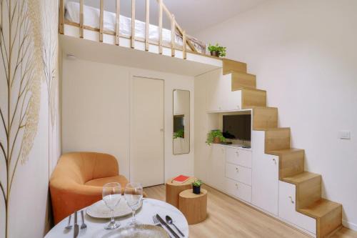 15th Arrondissement Apartment | Beautiful studio in small house near Eiffel Tower