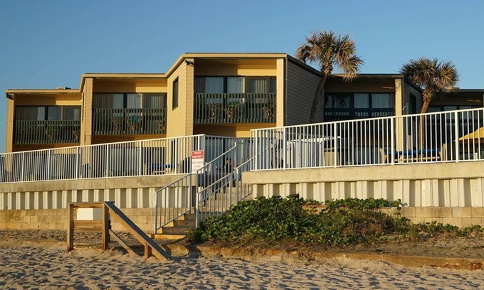 Central Beach Apartment | Beautiful studio unit at resort, sleeps 4