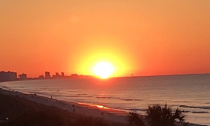 Windy Hill Condo | Beautiful Sunrise & Sunset View from a 28' Balcony-3 BR unit with 2 King rooms