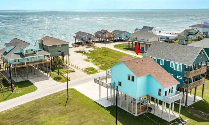 San Luis House | Beautiful Sunrises & Sandy Sea Views, Relax!