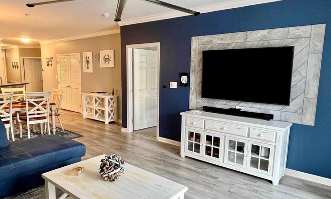 Sunset Island Condo | Beautiful Sunset Island 3 BR Condo, FREE Linens &Towels, includes 4 Beach Chairs