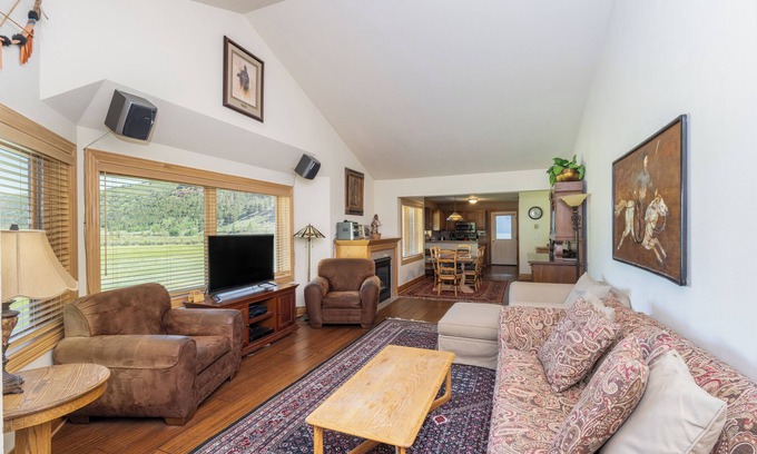Telluride Condo | Beautiful Sunset Views, close to Lift 7 and the San Miguel River.