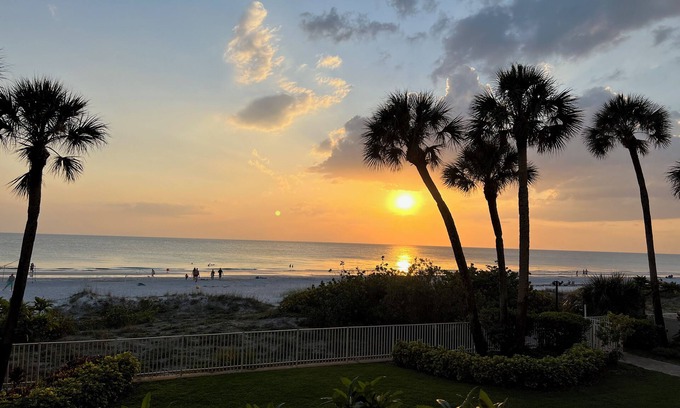 Indian Shores Condo | Beautiful Sunsets & Ocean View! Sandcastle 1 Indian Shores Beach 3BR 2BA