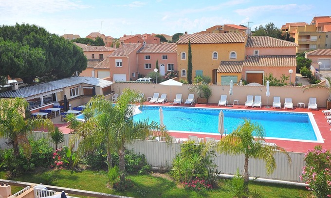 Les Bormettes Apartment | Beautiful T2 Mezzanine 6 p. 250m from the BEACH with HEATED POOL & TENNIS (202)