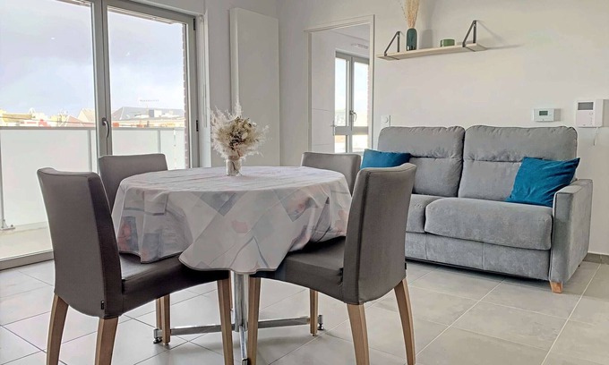 Berck-sur-Mer Apartment | Beautiful T2 in Berck-Plage - Balcony, Private Parking and Beach Access