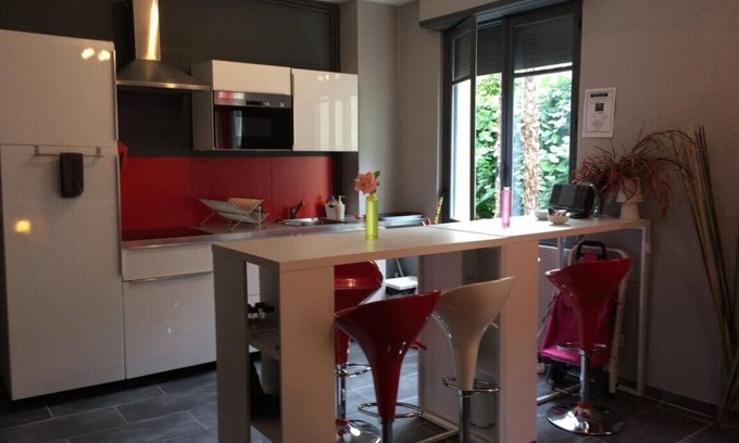 Lourdes Apartment | Beautiful T3 "design", 4 *, quiet in the garden, town center -2 bedrooms, 2/5 people