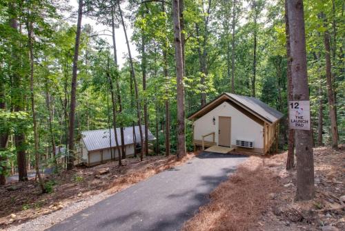 Groveoak Other | Beautiful Tented Cabin Surrounded by Nature and Hot-tub Provided in Scottsboro, Alabama
