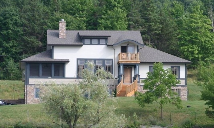 Middlesex House | Beautiful Timber-Frame Cottage - Canandaigua Lake