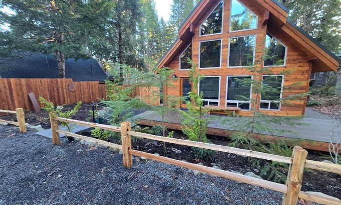 Packwood Cabin | Beautiful Timber framed cabin in Packwood, WA