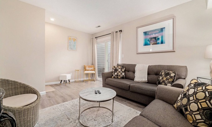Lawrence House | Beautiful Townhome near KU and downtown