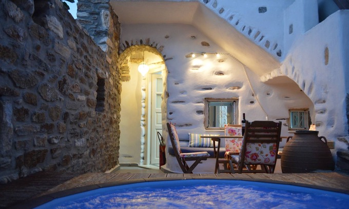 Lefkes Villa | Beautiful traditional house with private terraces and jacuzzi
