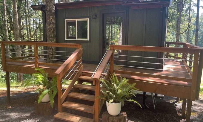 Monmouth Cabin | Beautiful treehouse cabin in the Willamette Valley