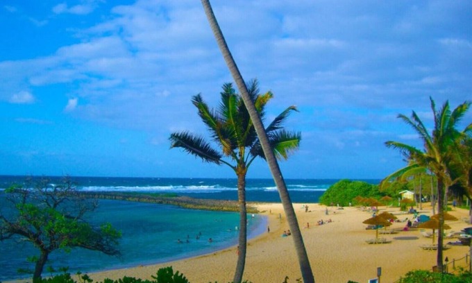 Kahuku Condo | Beautiful Turtle Bay Condo - Full Kitchen and Two Full Bathrooms!