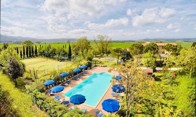 Santa Luce Villa | Beautiful Tuscan Villa surrounded by greenery between sea and hills