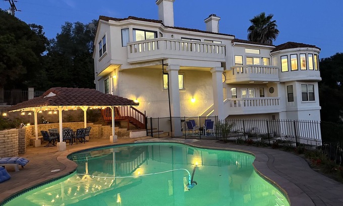 East Canyon House | Beautiful Tuscany Villa with pool & a view!