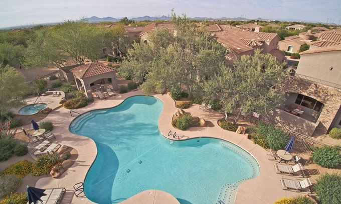 Talon Retreat House | Beautiful two bed, two bath townhouse in N Scottsdale in the Grayhawk community