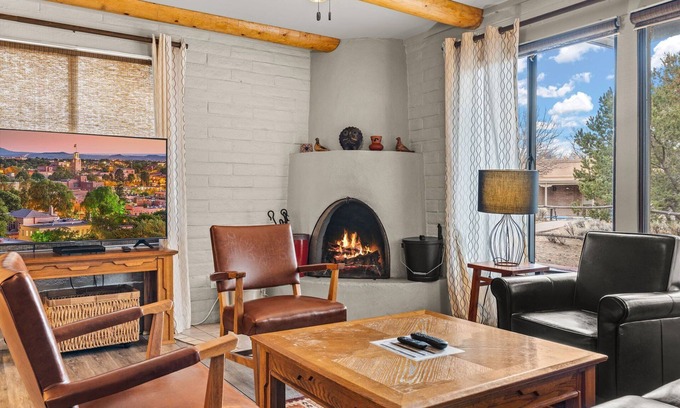 Northeast Santa Fe Condo | Beautiful Two Story Condo, Walk to the Plaza, Great Amenities