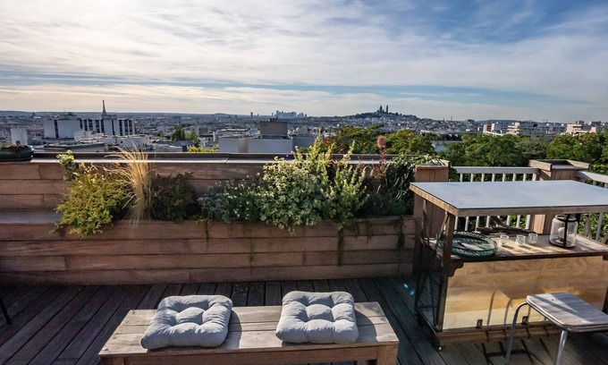Combat House | Beautiful & unique view of Paris from a big terrace, LOFT by the Buttes Chaumont