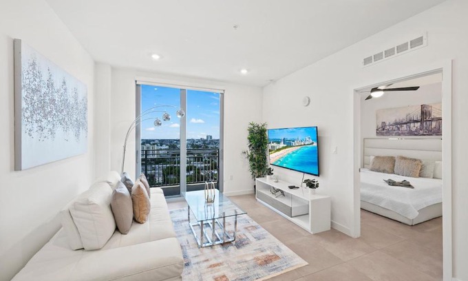 Overtown Apartment | Beautiful Unit in Downtown Miami With Free Parking