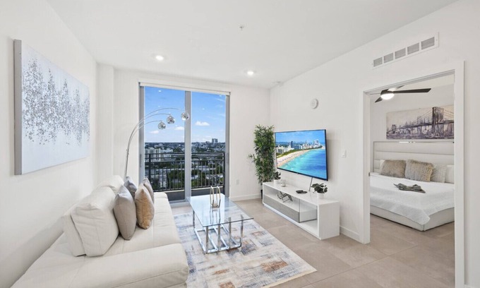 Overtown Apartment | Beautiful Unit in Dowtown Miami W Free Parking
