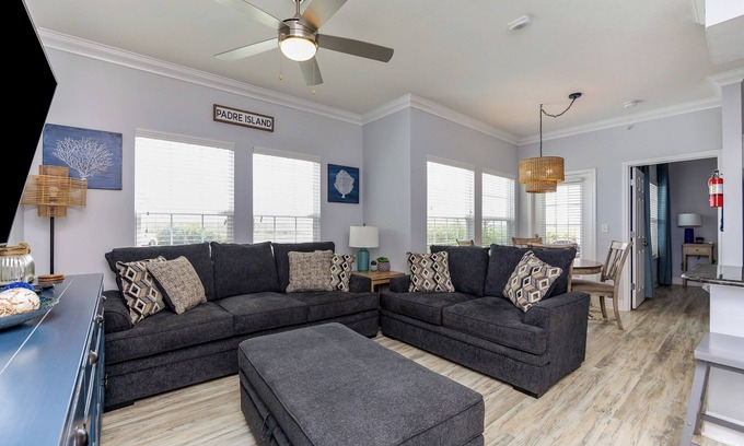 Corpus Christi Condo | Beautiful, Updated First-Floor Condo with Beach Access & Private Patio