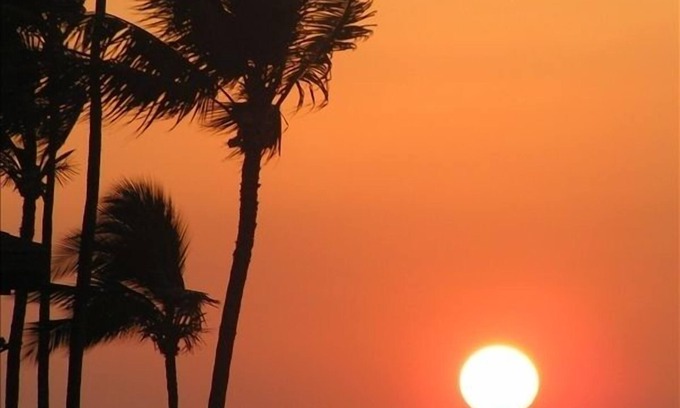Kihei Condo | Beautiful Updated Condo directly across the street from the Kamaole Beach !