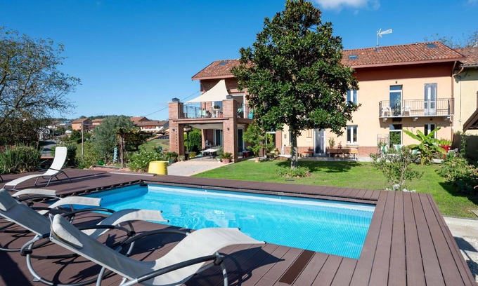 San Damiano dʼAsti House | Beautiful villa for 10 people with A/C, WIFI, private pool, patio and parking