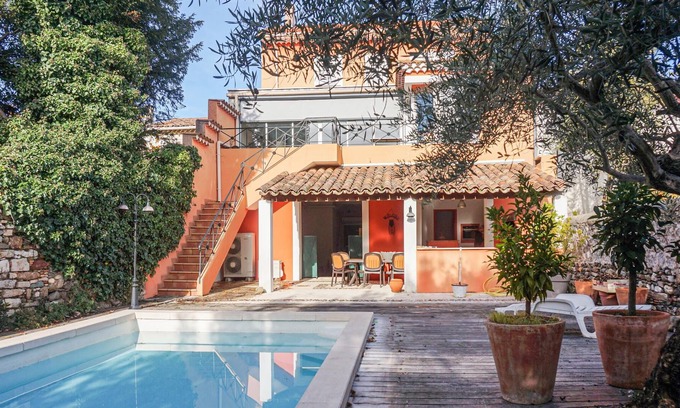 Saint-Chinian House | Beautiful vacation home with private pool and pretty fenced garden in St. Chinian in the Hérault, ju