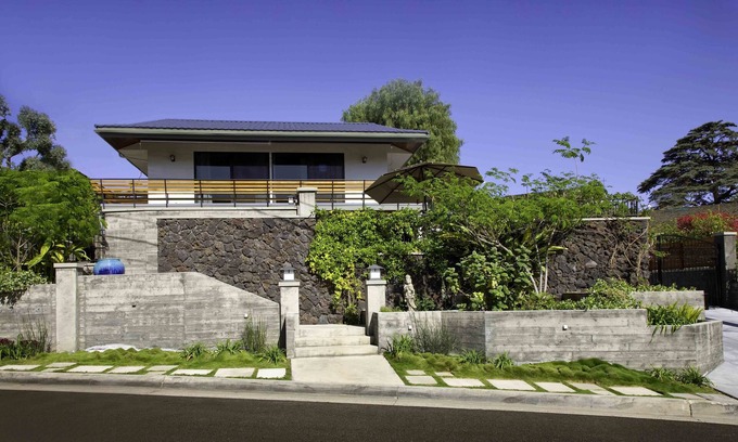 Fullerton House | Beautiful Vacation Estate w/resort style pool & Jacuzzi close to Disney!