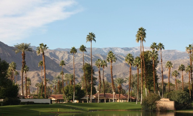 Palm Desert Condo | Beautiful vacation home with south/west mountain and fairway views!