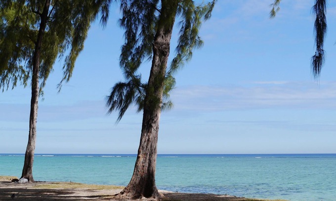 Flic-en-Flac Apartment | Beautiful vacation apartment on the long, fine sandy beach of Flic-en-Flac