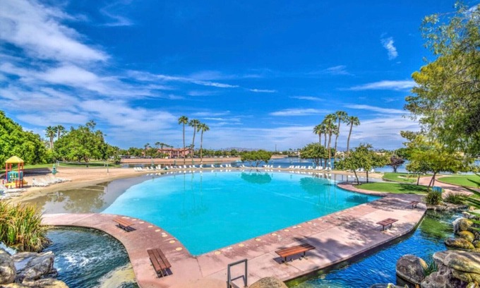 Gilbert House | Beautiful Val Vista Lakes home with a community pool