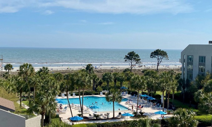 Hilton Head Island Condo | BEAUTIFUL VILLA IN SHOREWOOD WITH POOL, SPA & EASY BEACH ACCESS HILTON HEAD