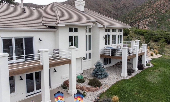 Mountain Shadows House | Beautiful Views, Near Garden of the Gods, Private