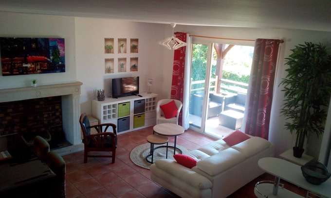 Sarlat-la-Caneda House | Beautiful view over the heights of Sarlat in a quiet, not overlooked location with air-conditioned swimming pool.