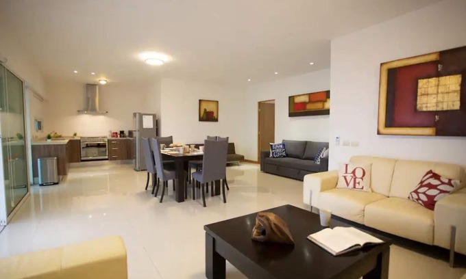 Monterrey Apartment | Beautiful view, style, comfort and good location