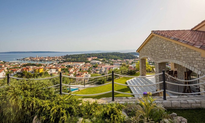 Palit Villa | Beautiful Villa David