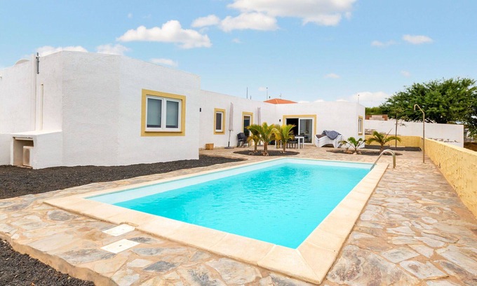 Parque Holandes House | Beautiful villa for 6 guests with private pool, WIFI, TV, terrace and parking