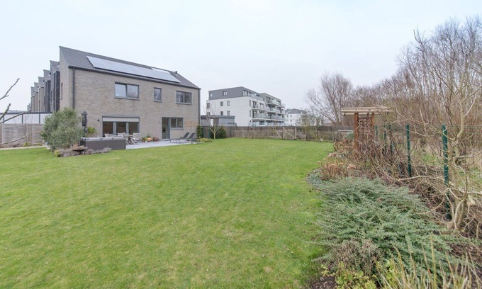 Bredene House | Beautiful villa for 6 guests with WIFI, TV, terrace and parking