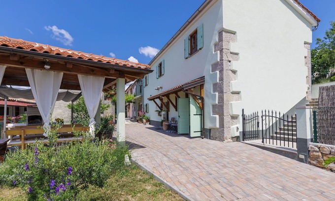 Grabri House | Beautiful villa for 6 guests with private pool, WIFI, A/C, TV and terrace