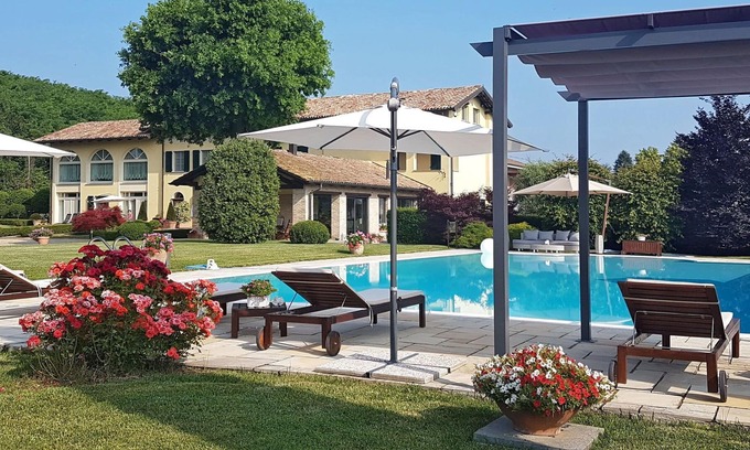 Costigliole d'Asti House | Beautiful villa for 8 people with A/C, WIFI, private pool, TV, terrace, panoramic view and park...