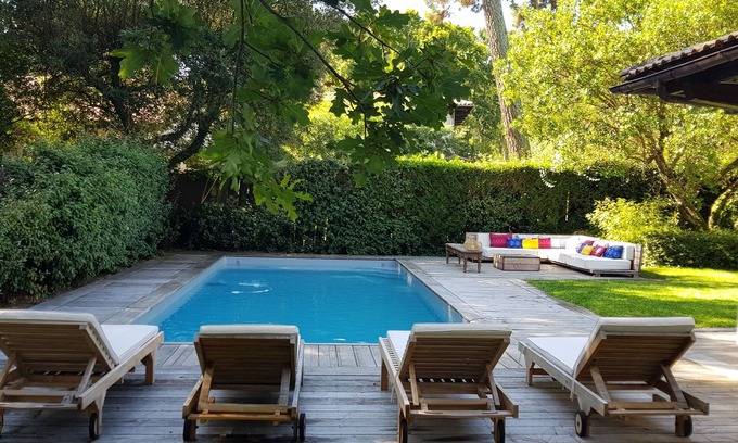 Pyla-sur-Mer Villa | Beautiful villa in private park at Pyla - Heated pool - Tennis - 80m beach