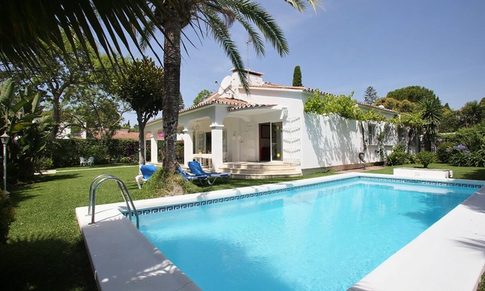 San Pedro de Alcantara Villa | Beautiful Villa La Caracola with Private heated Swimming Pool and Jacuzzi