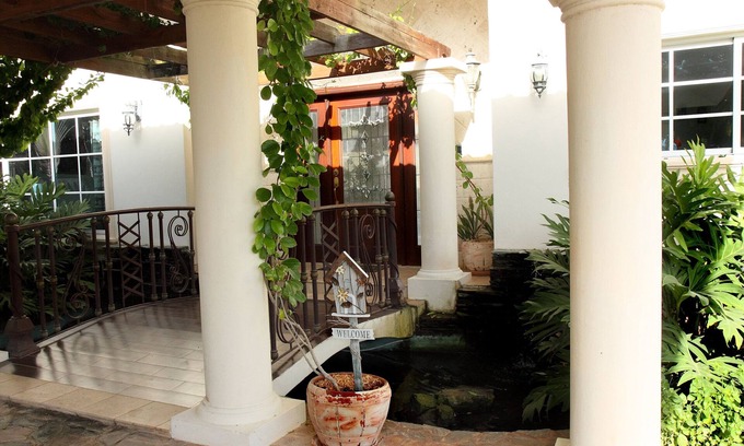 Los Mangos Villa | Beautiful Villa Near the Beach