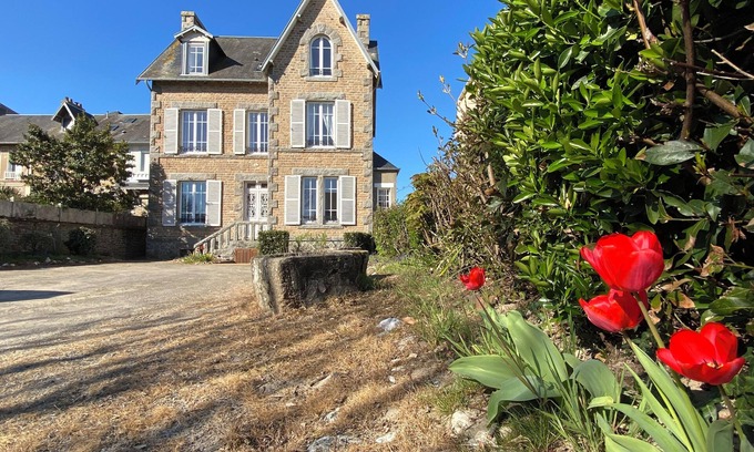 Granville Villa | Beautiful villa on the seafront on the beach
