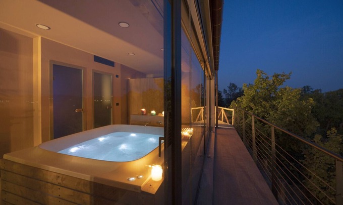 Montaldo Roero Villa | Beautiful Villa Relais Casa Clara in Piemonte