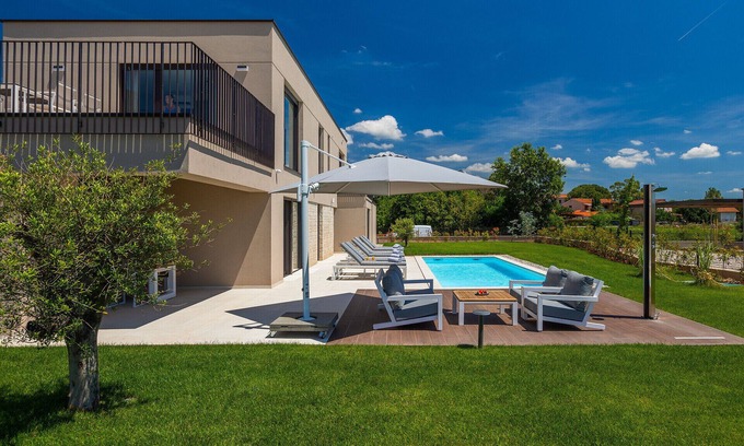 Labinci Villa | Beautiful Villa Vegt with pool in Labinci