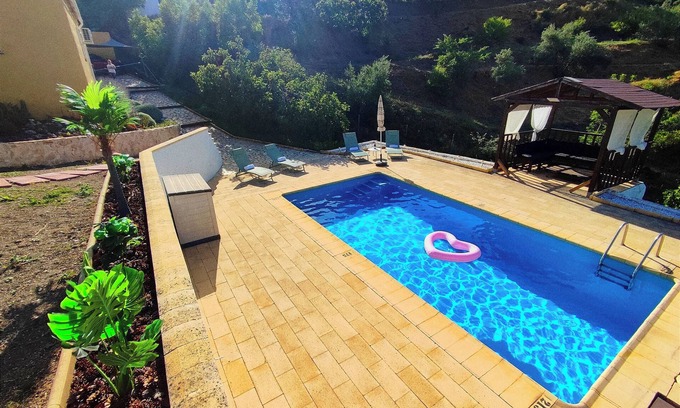Cartajima Villa | Beautiful villa with private pool and mountain’s view