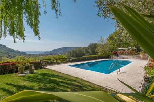 Costermano Villa | Beautiful villa with private garden and pool
